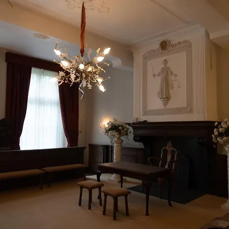 Stadshotel Ξενοδοχείο 4*